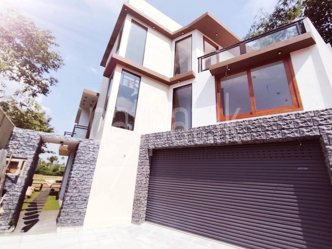 House for Sale in Polgasowita ads-image-1