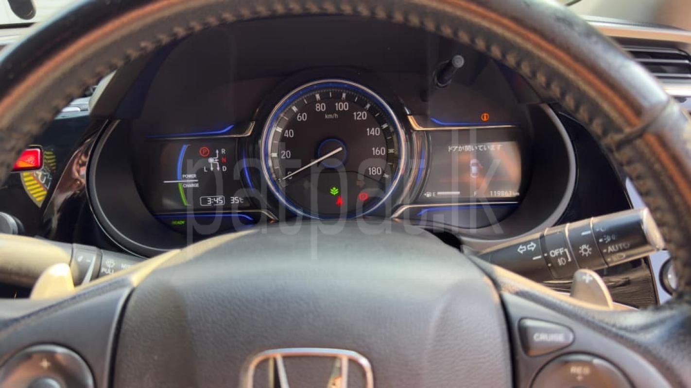 Honda Grace 2016 - Used Car sale in Sri Lanka - patpat.lk