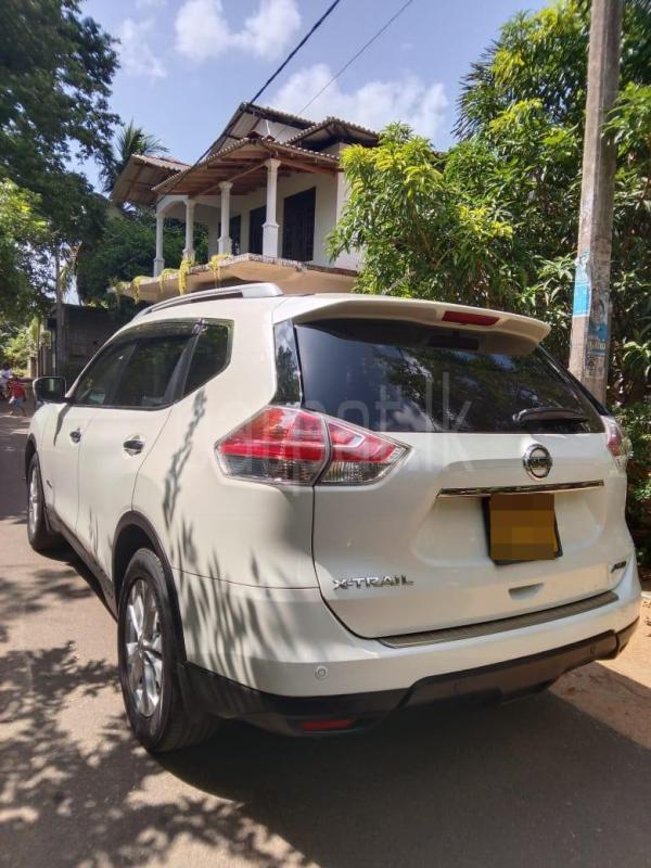 Nissan X Trail 2015 - பயன்படுத்தப்பட்டது SUV sale in Sri Lanka - patpat.lk