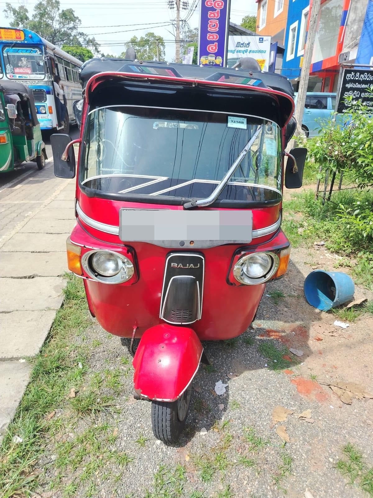 Bajaj Three Wheel 2011 ads-image-1
