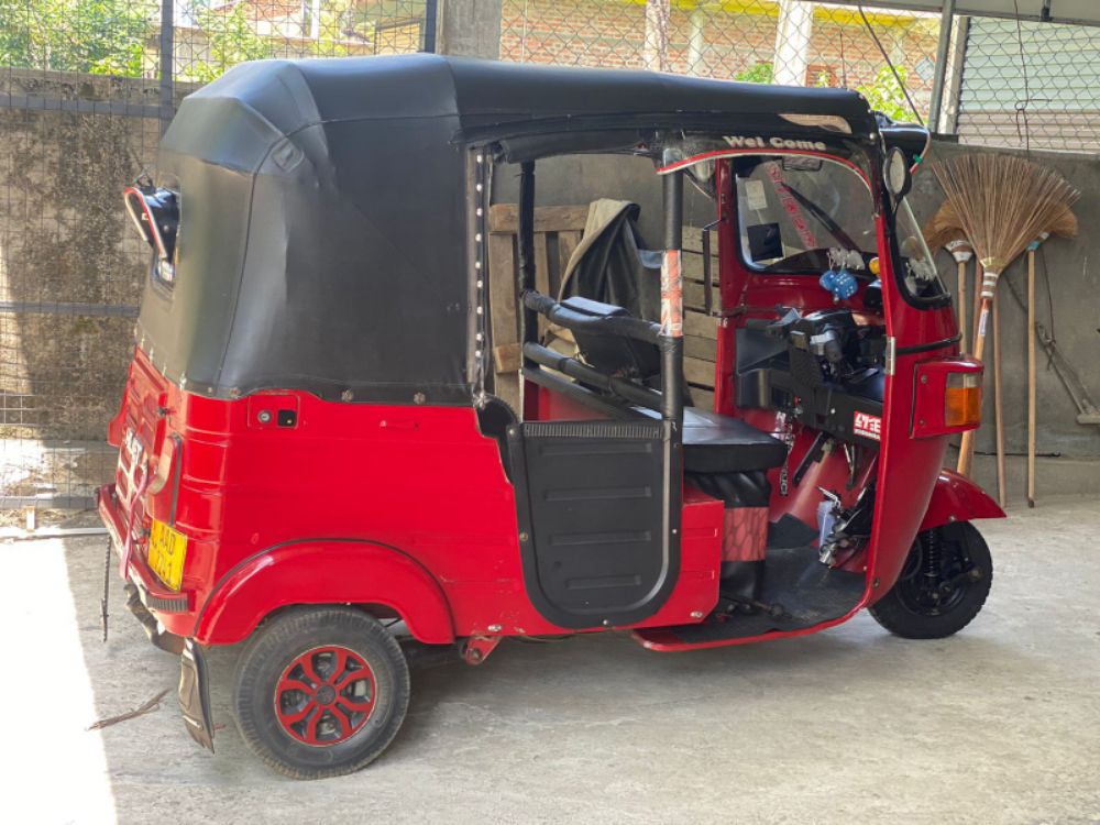 Bajaj 4 stroke 2010 - பயன்படுத்தப்பட்டது முச்சக்கர வண்டி sale in Sri Lanka - patpat.lk