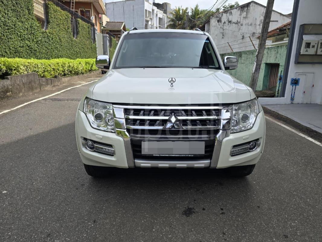 Mitsubishi Montero 2015 - பயன்படுத்தப்பட்டது SUV sale in Sri Lanka - patpat.lk