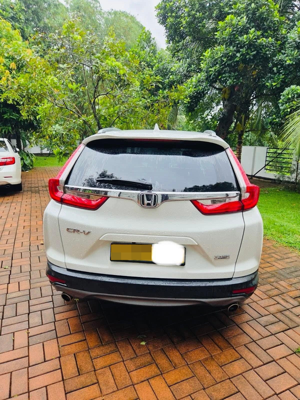 Honda CR V 2018 - பயன்படுத்தப்பட்டது SUV sale in Sri Lanka - patpat.lk