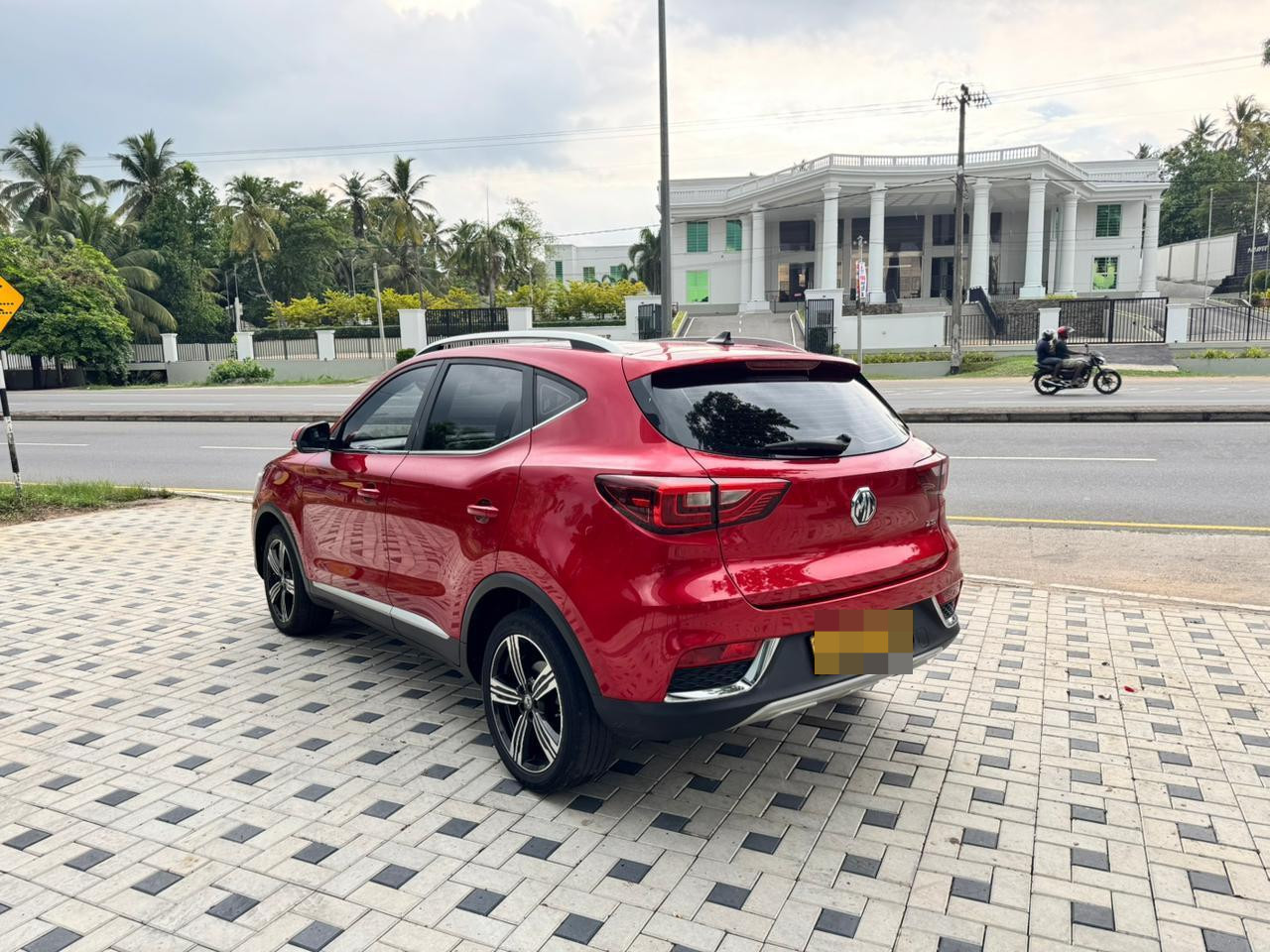 MG ZS 2018 - பயன்படுத்தப்பட்டது SUV sale in Sri Lanka - patpat.lk