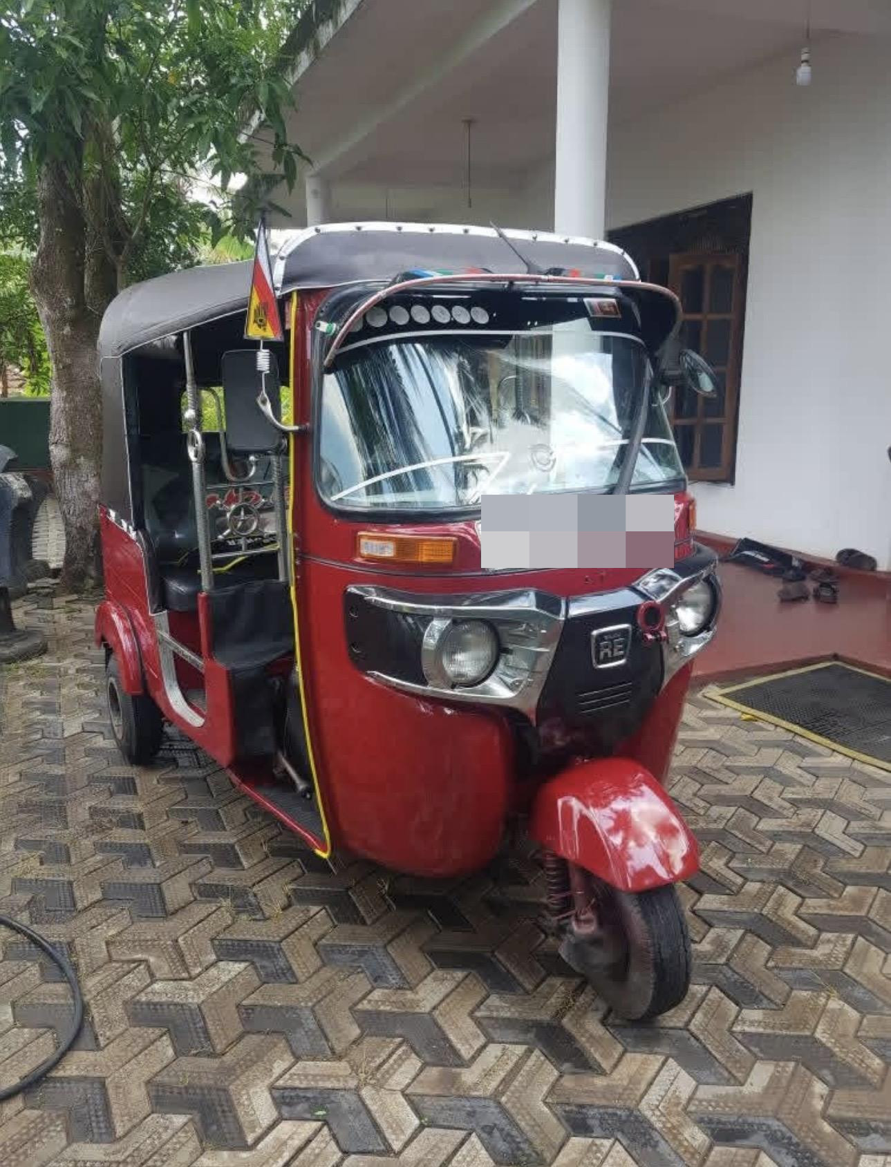 Bajaj 4 stroke 2015 - பயன்படுத்தப்பட்டது முச்சக்கர வண்டி sale in Sri Lanka - patpat.lk
