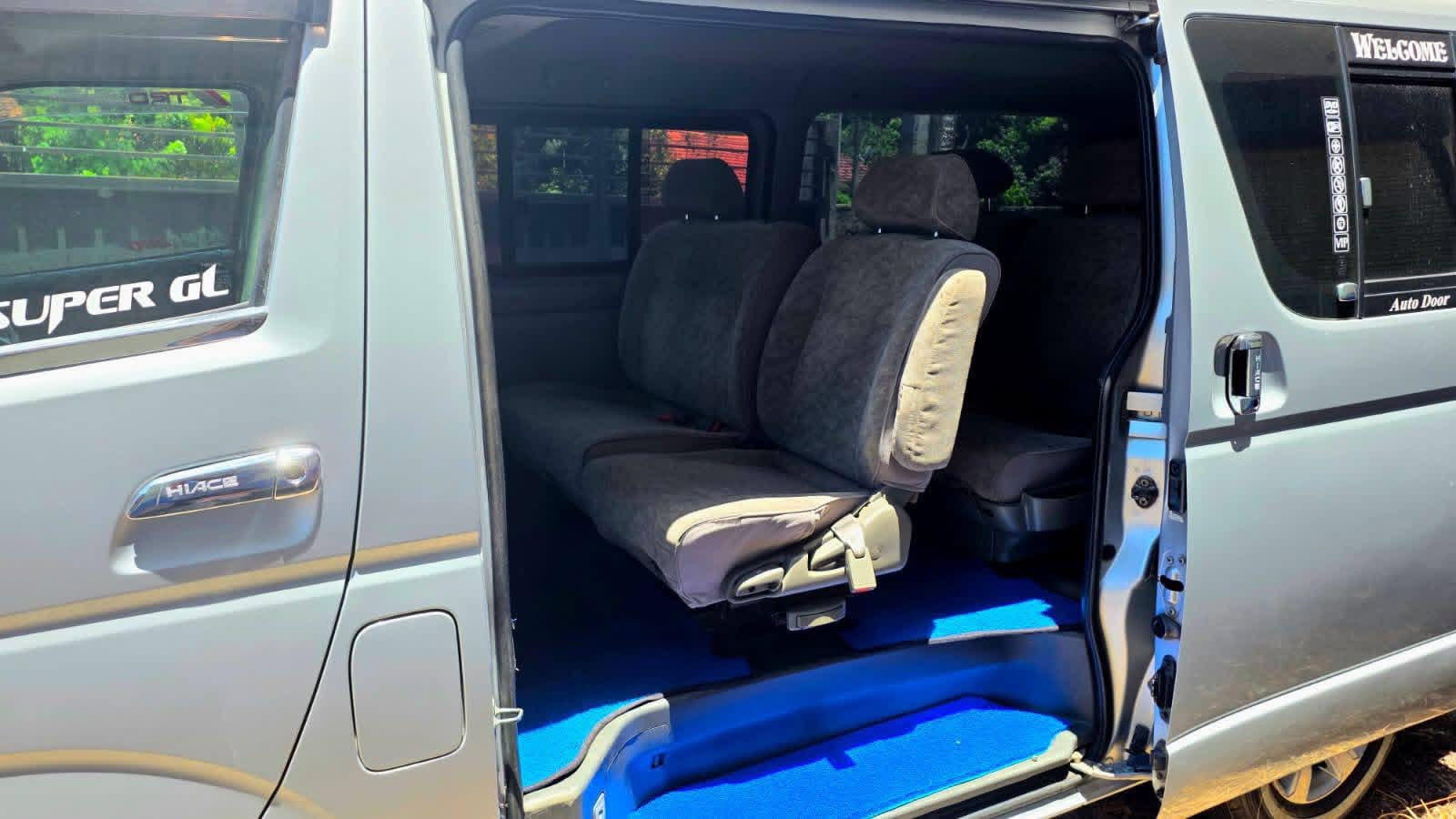 Toyota Hiace 2007 - භාවිතා කරන ලද වෑන් රථය sale in Sri Lanka - patpat.lk