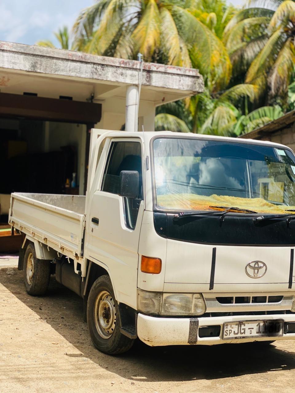 Toyota Dyna 2004 - භාවිතා කරන ලද ට්‍රක් රථය sale in Sri Lanka - patpat.lk