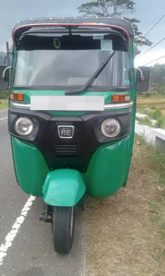 Bajaj Three Wheel 2014 ads-image-1