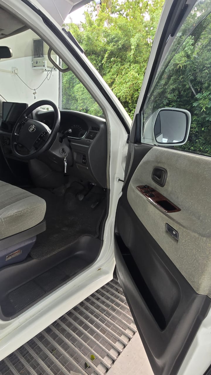 Toyota Noah 2009 - பயன்படுத்தப்பட்டது வேன் sale in Sri Lanka - patpat.lk