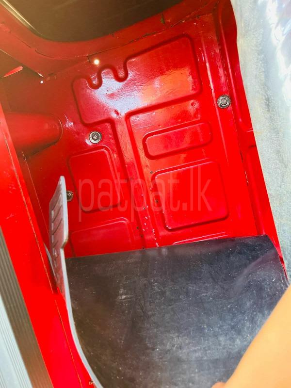 Bajaj 4 stroke 2015 - பயன்படுத்தப்பட்டது முச்சக்கர வண்டி sale in Sri Lanka - patpat.lk