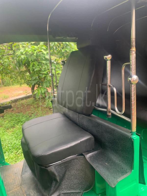 Bajaj Three Wheel 2015 - பயன்படுத்தப்பட்டது முச்சக்கர வண்டி sale in Sri Lanka - patpat.lk