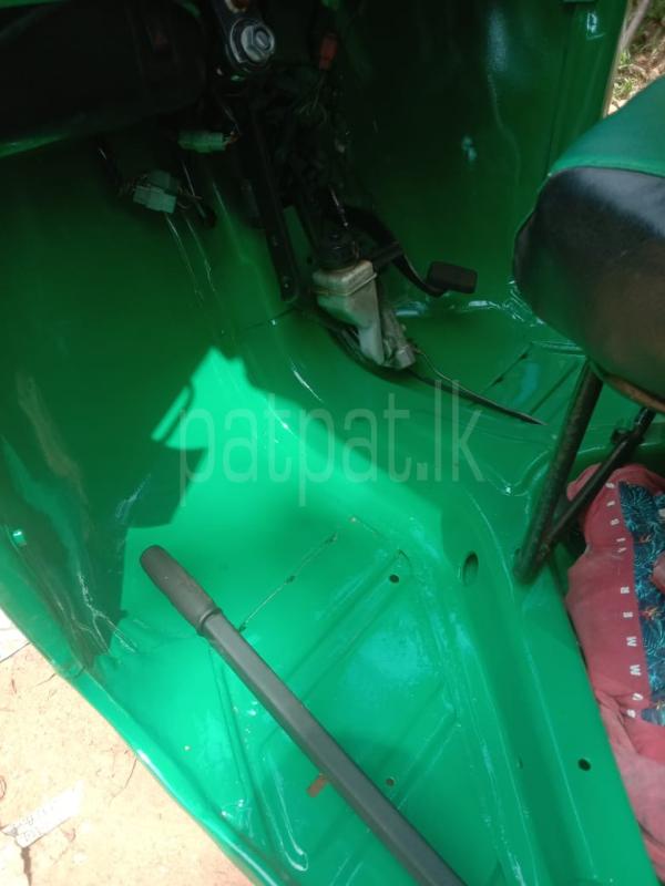 Bajaj 4 stroke 2009 - பயன்படுத்தப்பட்டது முச்சக்கர வண்டி sale in Sri Lanka - patpat.lk