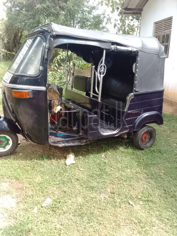 Bajaj 4 stroke 2009 - பயன்படுத்தப்பட்டது முச்சக்கர வண்டி sale in Sri Lanka - patpat.lk