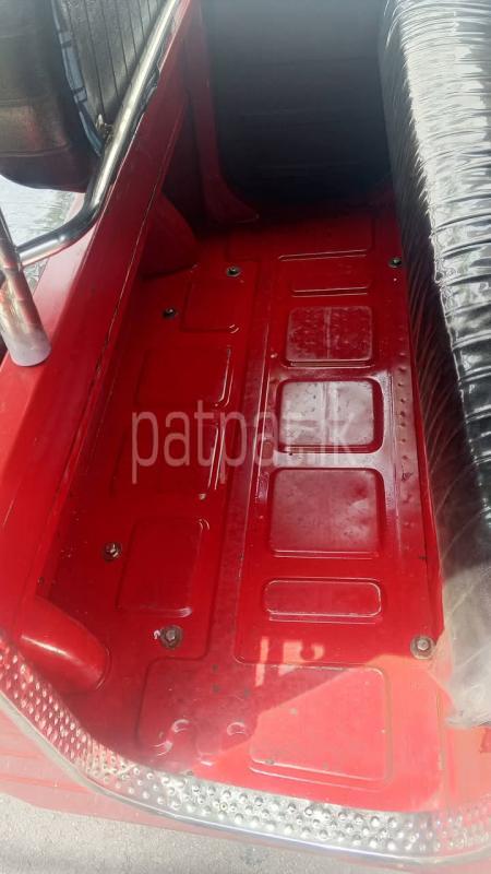 Bajaj 4 stroke 2015 - பயன்படுத்தப்பட்டது முச்சக்கர வண்டி sale in Sri Lanka - patpat.lk