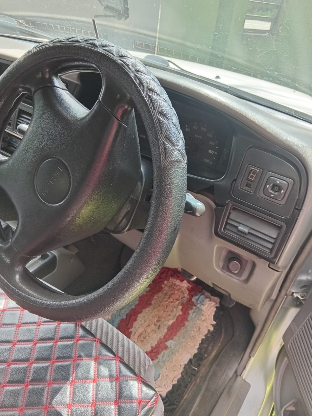 Isuzu Double Cab 1998 - பயன்படுத்தப்பட்டது சரக்கு போக்குவரத்து sale in Sri Lanka - patpat.lk