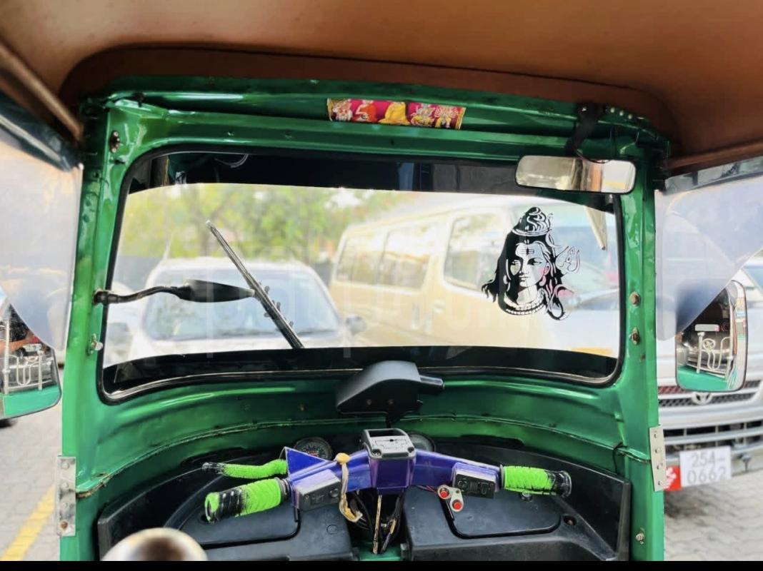 Bajaj Three Wheel 2010 - பயன்படுத்தப்பட்டது முச்சக்கர வண்டி sale in Sri Lanka - patpat.lk