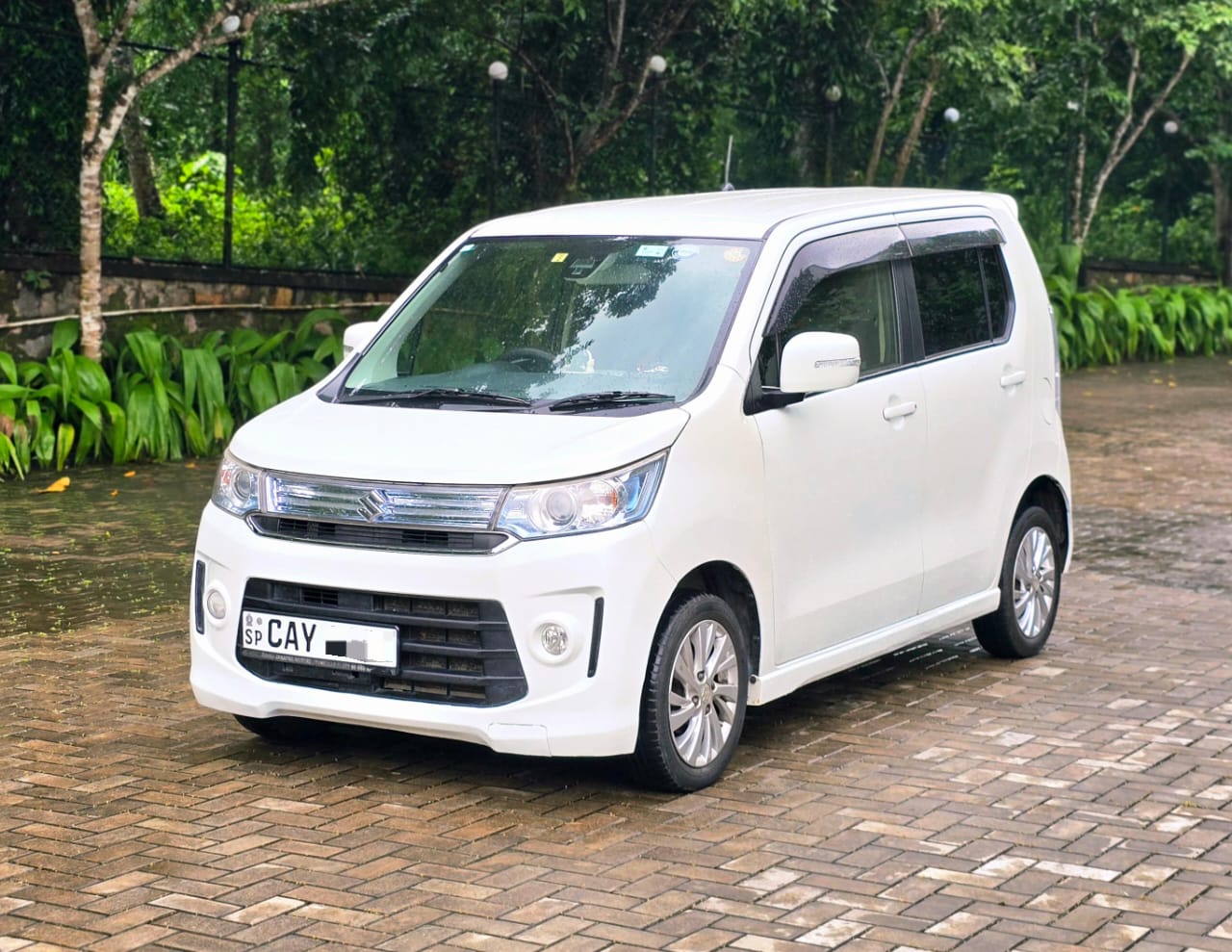 Suzuki Wagon R 2015 - භාවිතා කරන ලද කාර් sale in Sri Lanka - patpat.lk