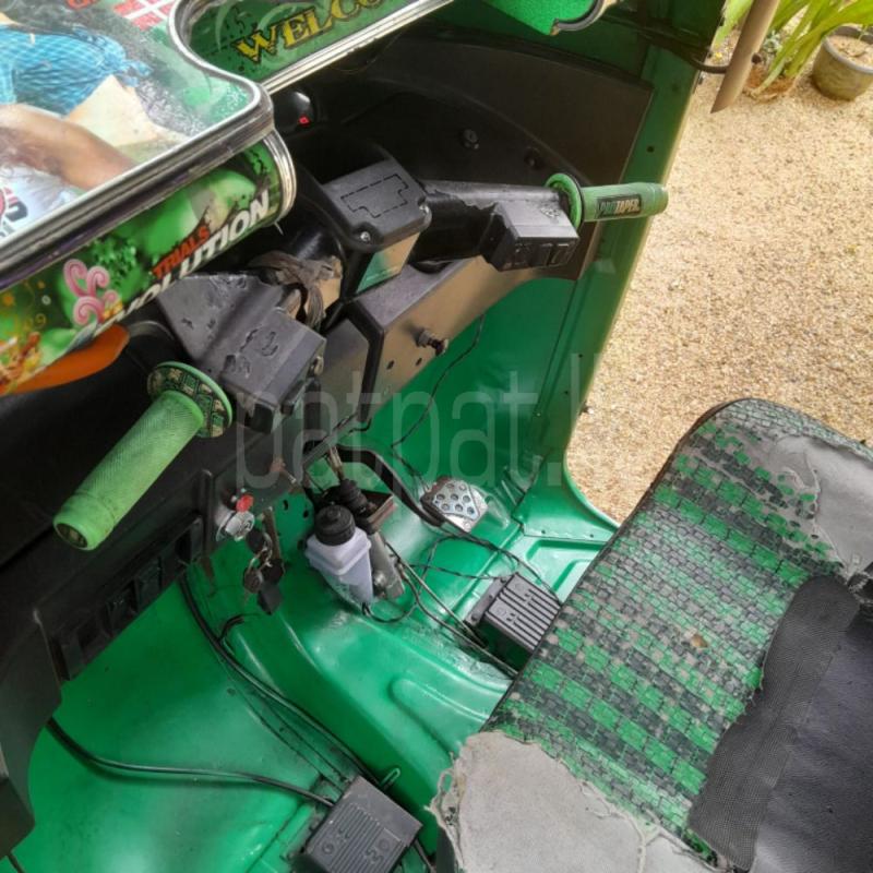 Bajaj Three Wheel 2012 - Used Three wheeler sale in Sri Lanka - patpat.lk