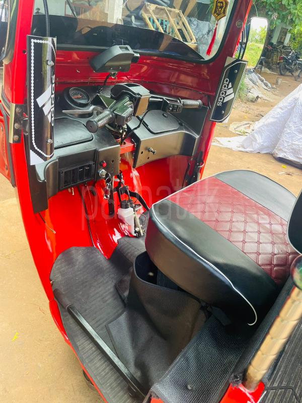 Bajaj Three Wheel 2011 - பயன்படுத்தப்பட்டது முச்சக்கர வண்டி sale in Sri Lanka - patpat.lk