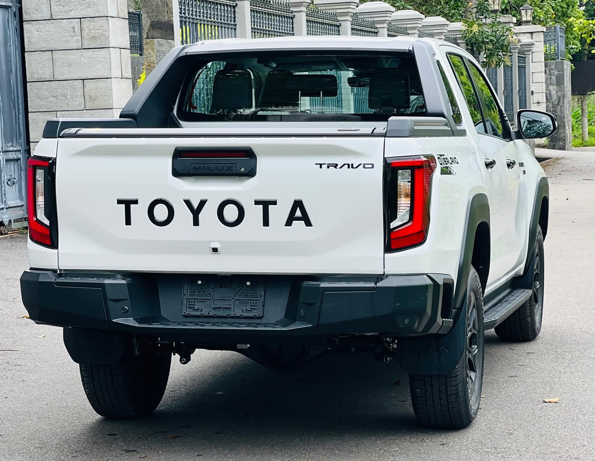 Toyota Hilux Travo Overland Plus 2025 - Brand New Pick-up  sale in Sri Lanka - patpat.lk