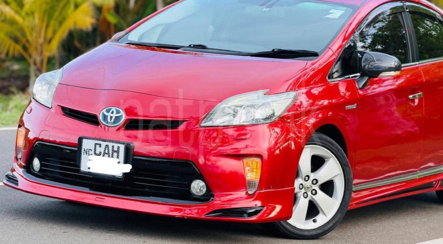 Toyota Prius 2013 - பயன்படுத்தப்பட்டது கார் sale in Sri Lanka - patpat.lk