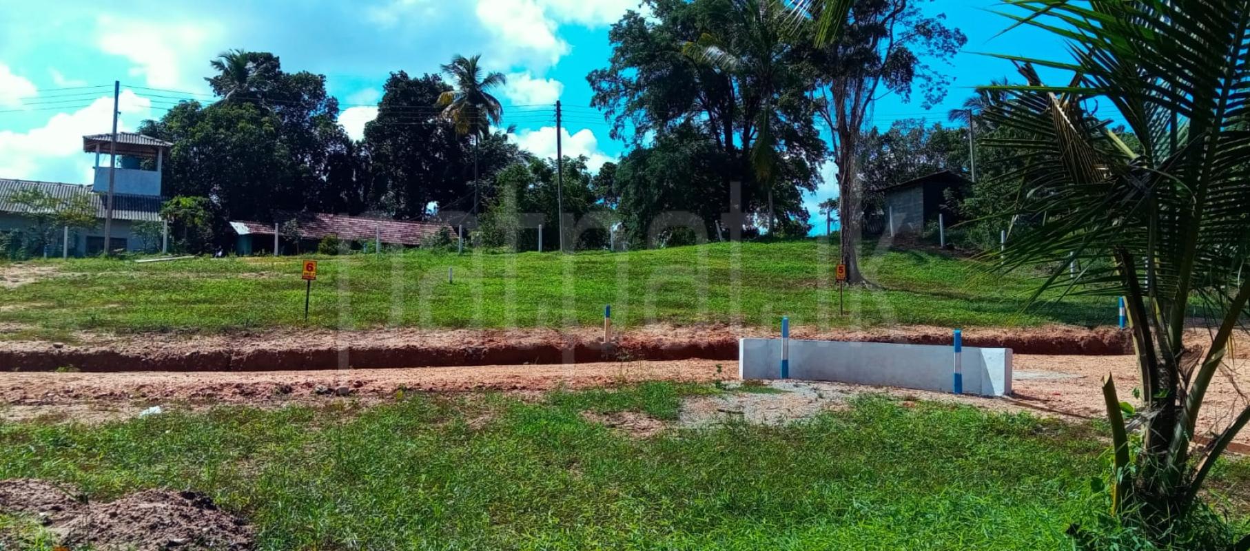 Residential Land for Sale in Mawathagama