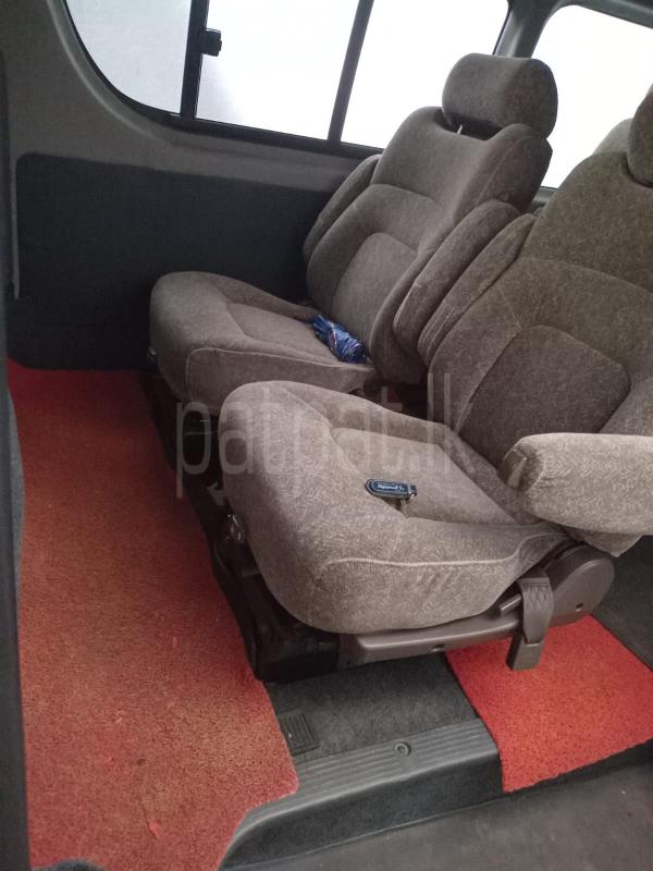 Toyota Hiace 2006 - Used Van sale in Sri Lanka - patpat.lk