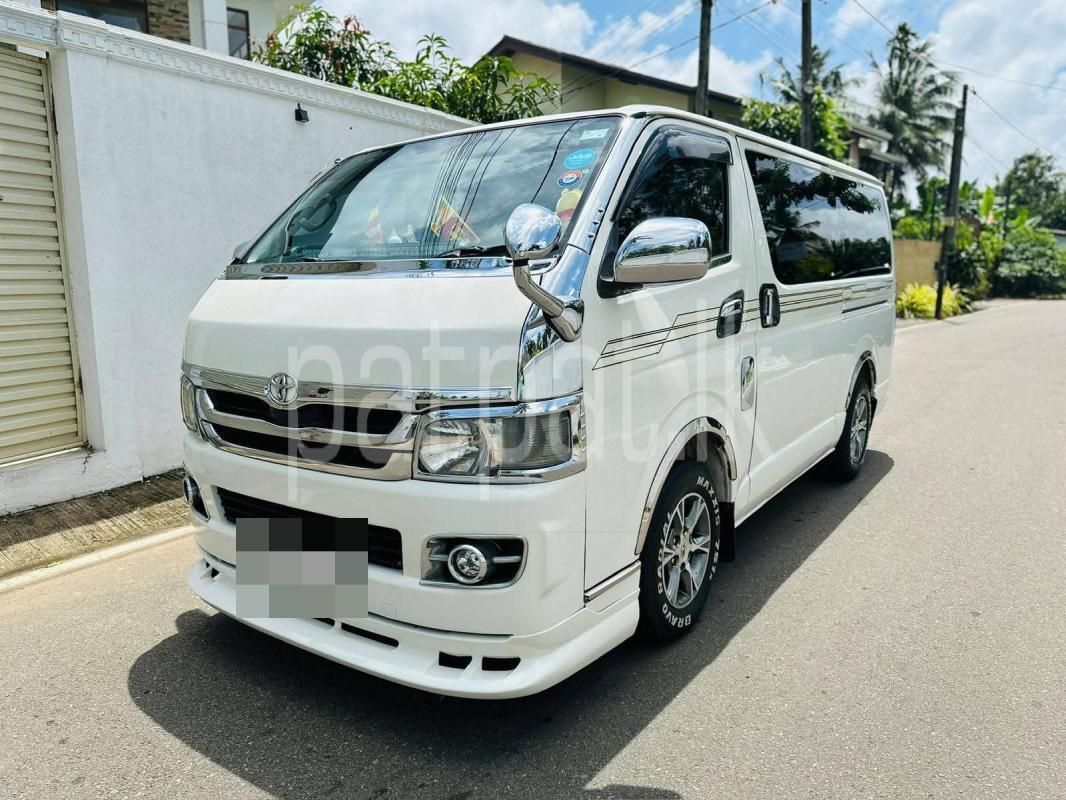 Toyota Hiace 2009 - பயன்படுத்தப்பட்டது வேன் sale in Sri Lanka - patpat.lk