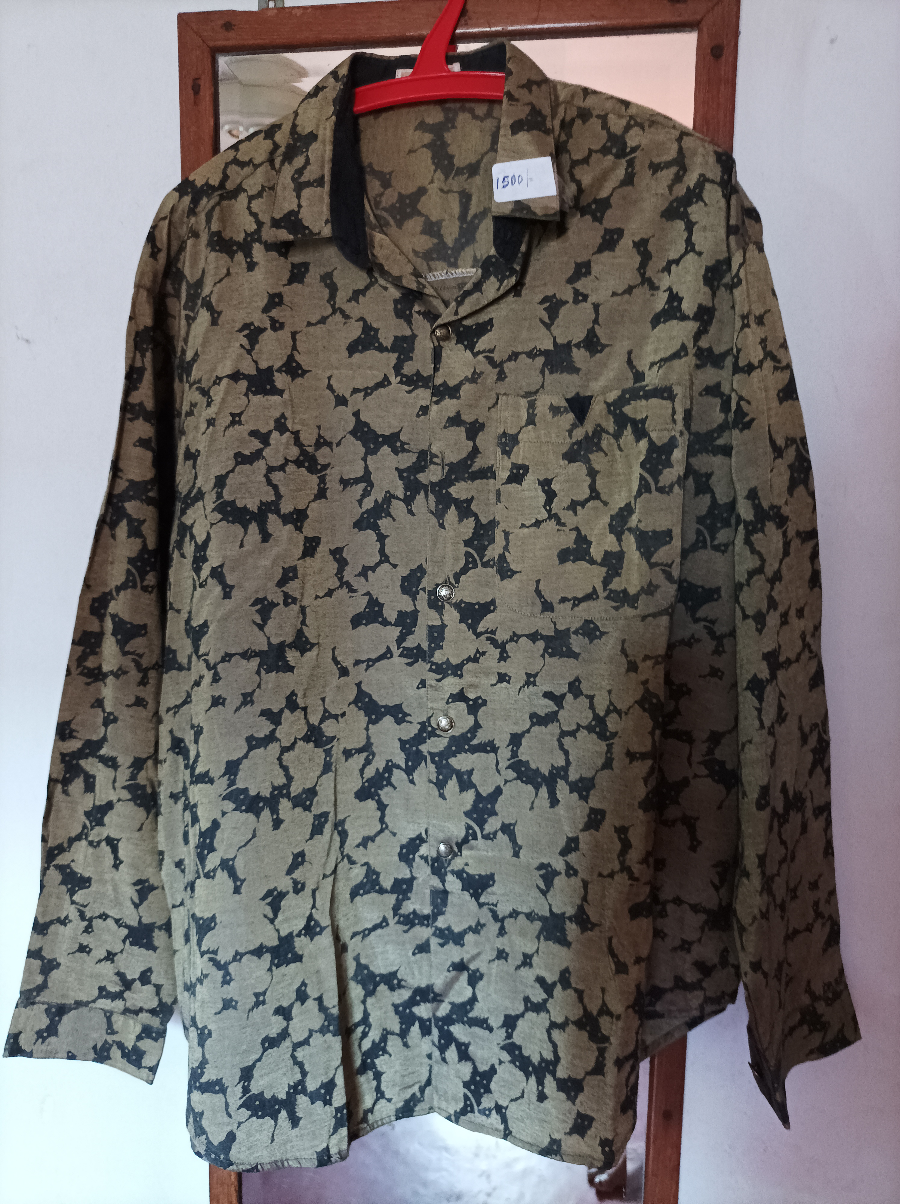 6 ATTRACTIVE PARTY SHIRTS