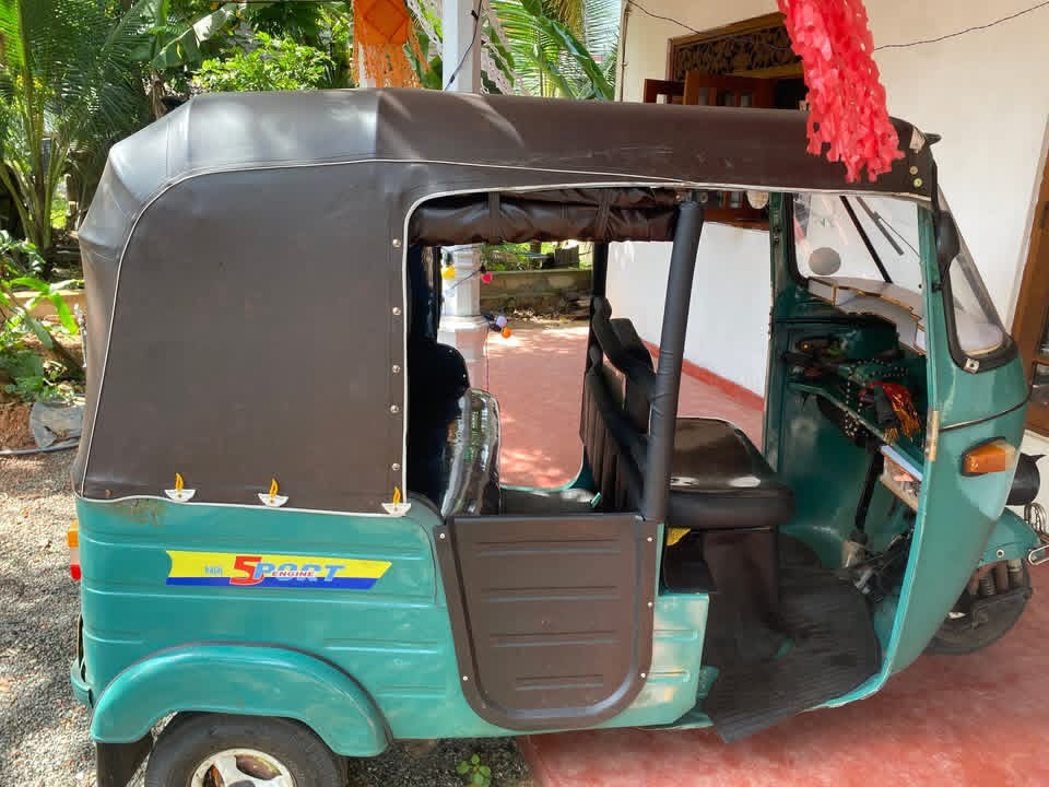 Bajaj 2 stroke 2000 - Used Three wheeler sale in Sri Lanka - patpat.lk