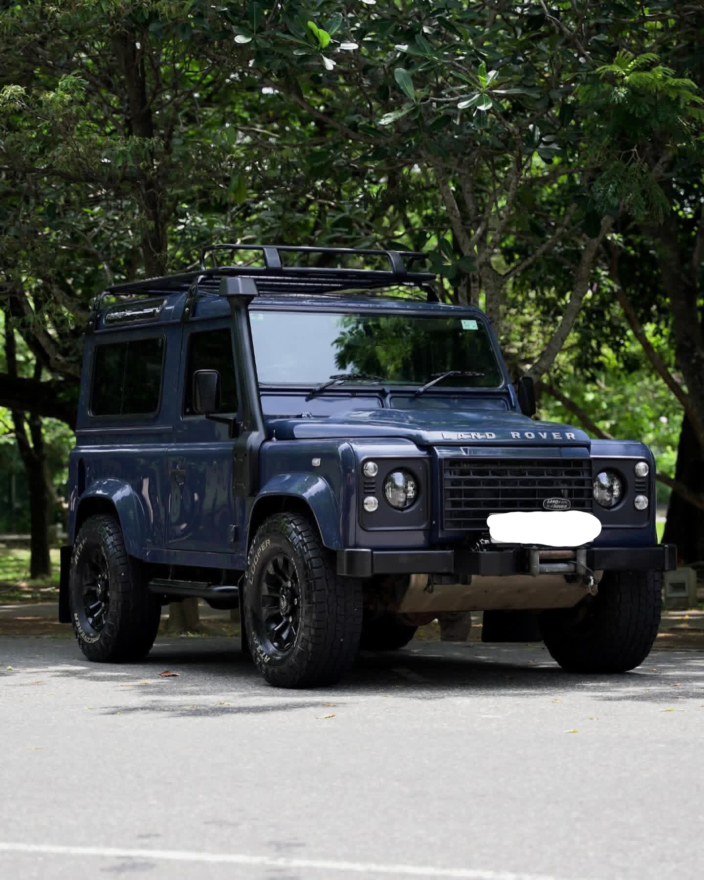 Land Rover Defender 2015 ads-image-1