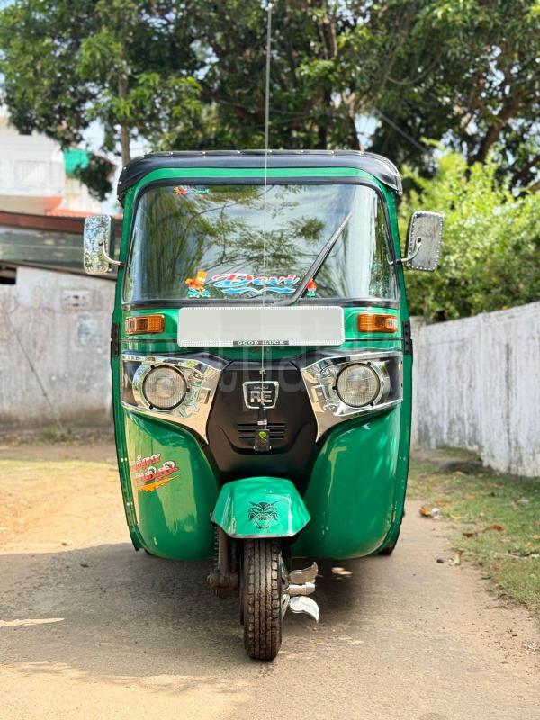 Bajaj Three Wheel 2018 - பயன்படுத்தப்பட்டது முச்சக்கர வண்டி sale in Sri Lanka - patpat.lk