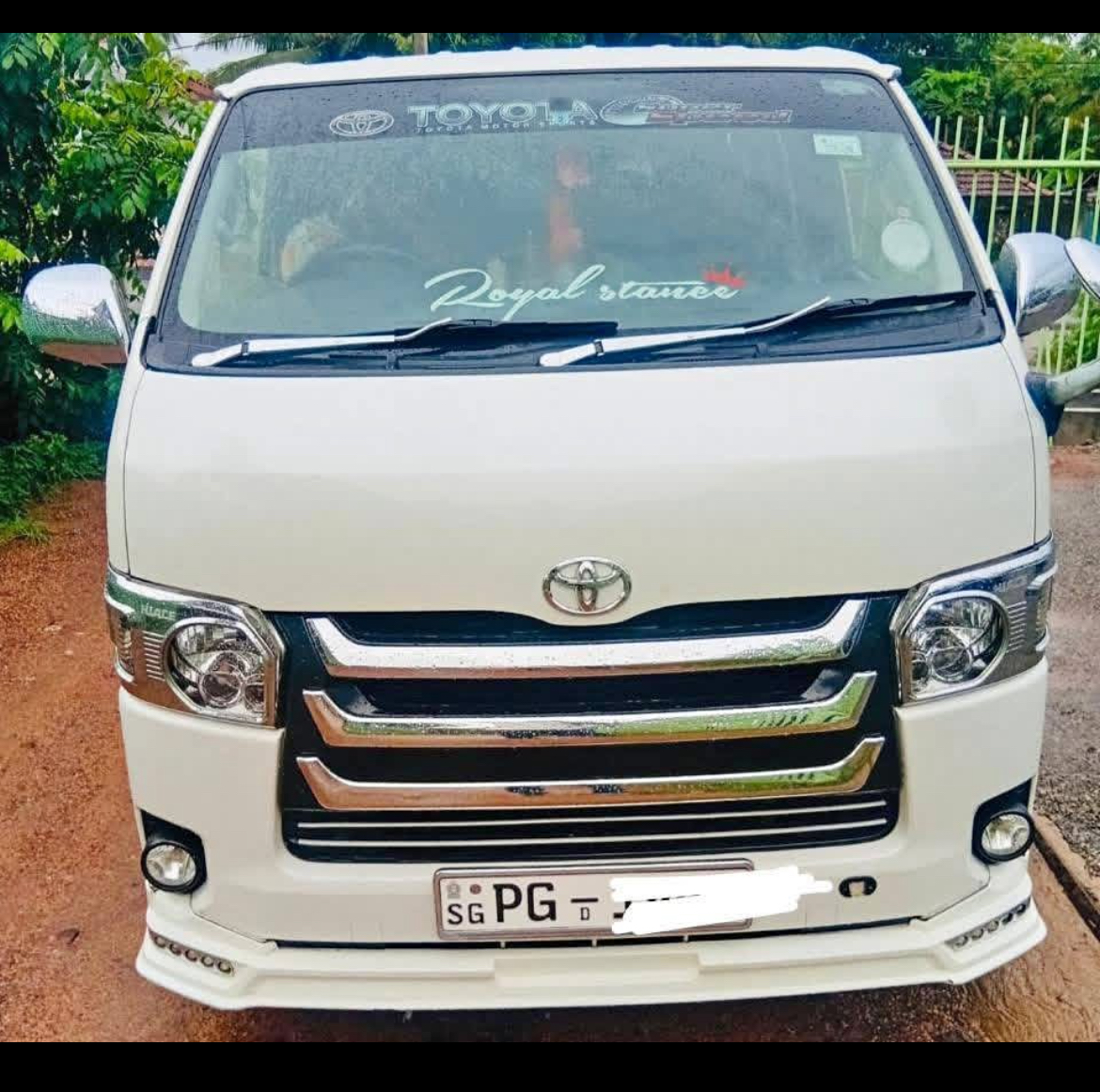 Toyota Hiace 2015 - பயன்படுத்தப்பட்டது வேன் sale in Sri Lanka - patpat.lk