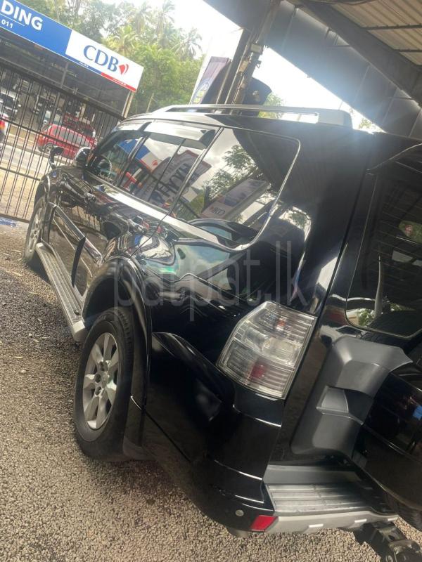 Mitsubishi Montero 2010 - பயன்படுத்தப்பட்டது SUV sale in Sri Lanka - patpat.lk
