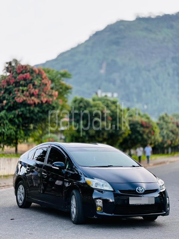 Toyota Prius 2011 - භාවිතා කරන ලද කාර් sale in Sri Lanka - patpat.lk