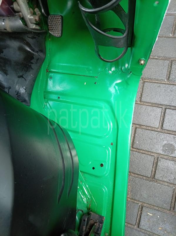 Bajaj 4 stroke 2015 - භාවිතා කරන ලද ත්‍රිරෝද රථය sale in Sri Lanka - patpat.lk