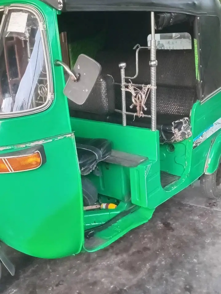 Bajaj Three Wheel 2007 - பயன்படுத்தப்பட்டது முச்சக்கர வண்டி sale in Sri Lanka - patpat.lk