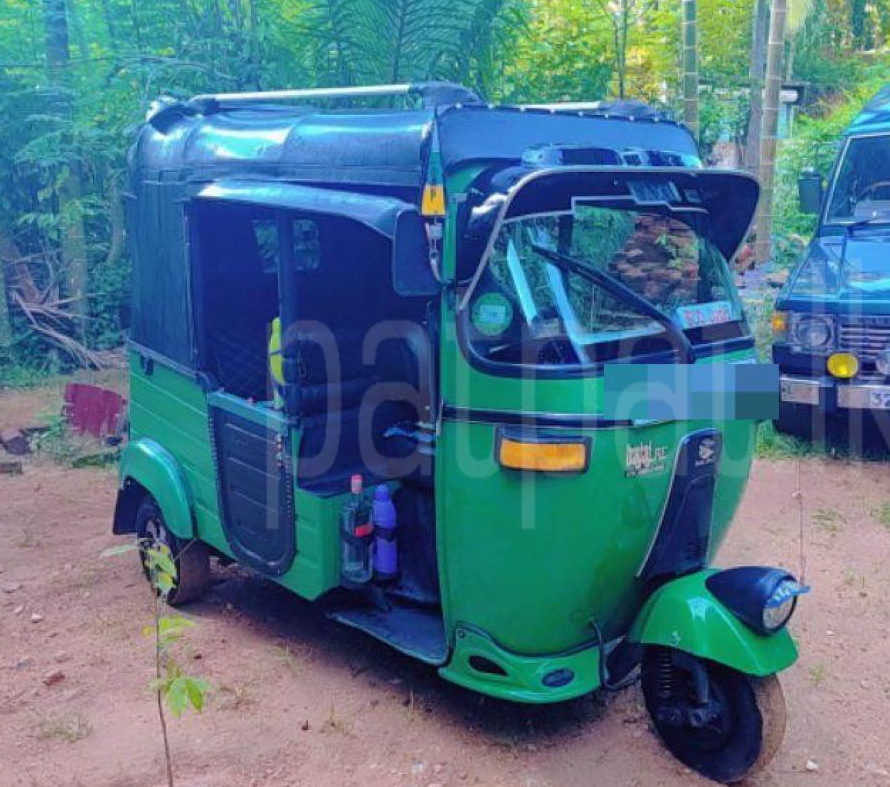 Bajaj Three Wheel 2006 - பயன்படுத்தப்பட்டது முச்சக்கர வண்டி sale in Sri Lanka - patpat.lk