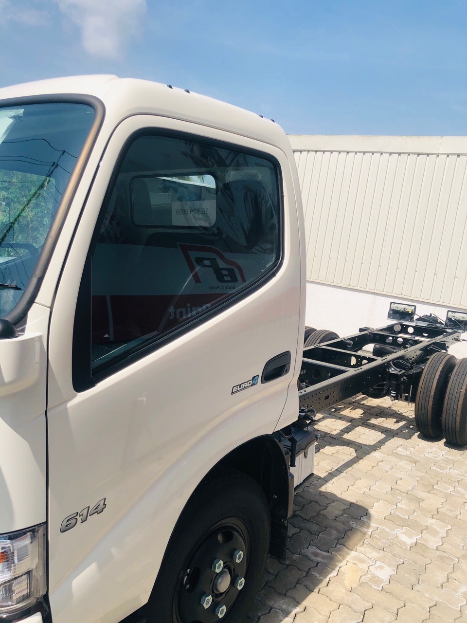 Hino 300 series 2025 - අලුත් ට්‍රක් රථය sale in Sri Lanka - patpat.lk