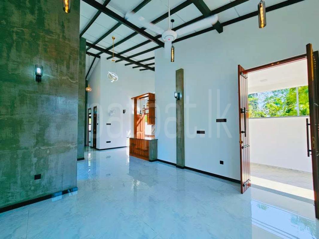 House for Sale in Athurugiriya