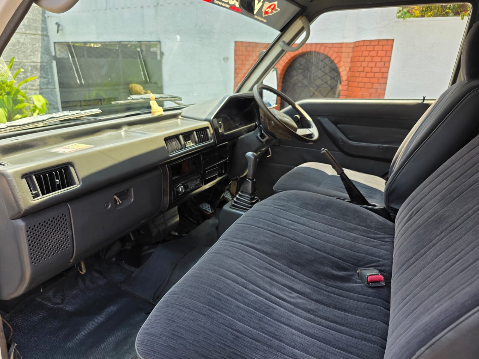 Mitsubishi Delica 1996 - பயன்படுத்தப்பட்டது வேன் sale in Sri Lanka - patpat.lk
