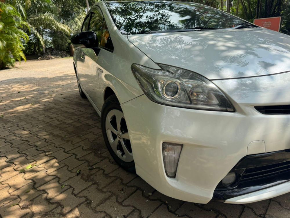 Toyota Prius 2013 ads-image-1