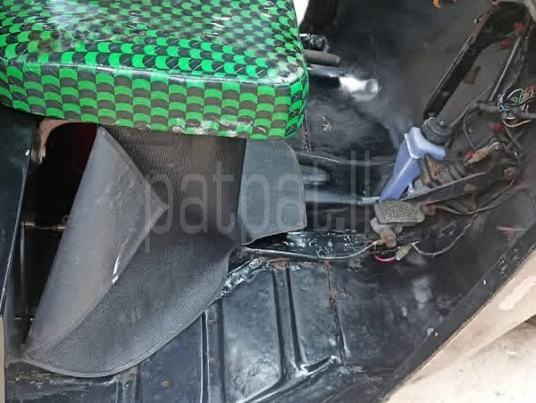 Bajaj Three Wheel 2004 - භාවිතා කරන ලද ත්‍රිරෝද රථය sale in Sri Lanka - patpat.lk