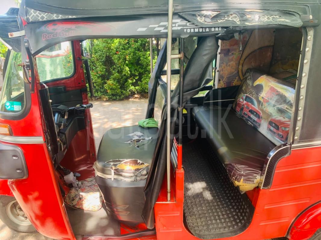 Bajaj Three Wheel 2018 - பயன்படுத்தப்பட்டது முச்சக்கர வண்டி sale in Sri Lanka - patpat.lk