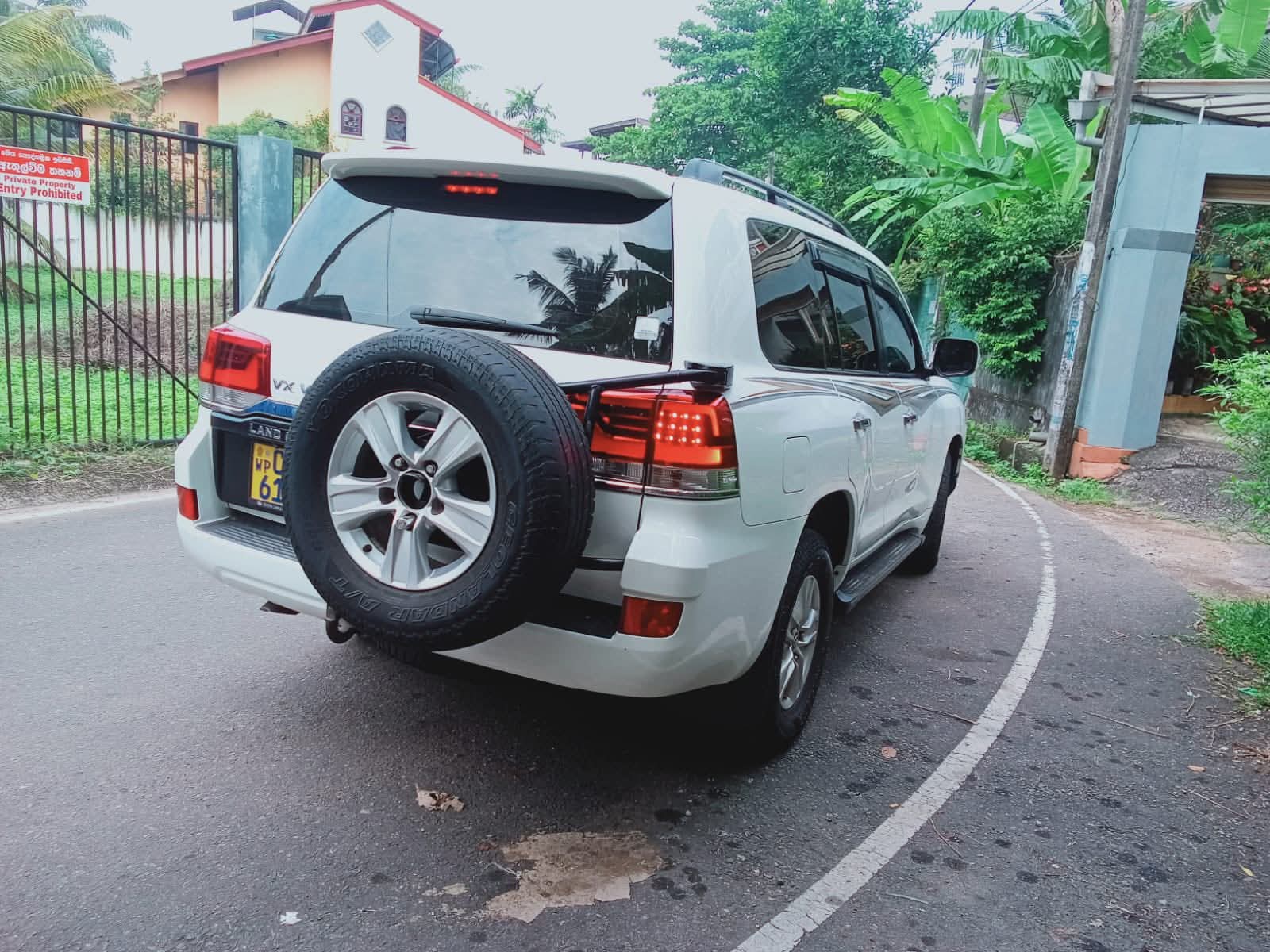 Toyota Land Cruiser 2017 - භාවිතා කරන ලද SUV රථය sale in Sri Lanka - patpat.lk