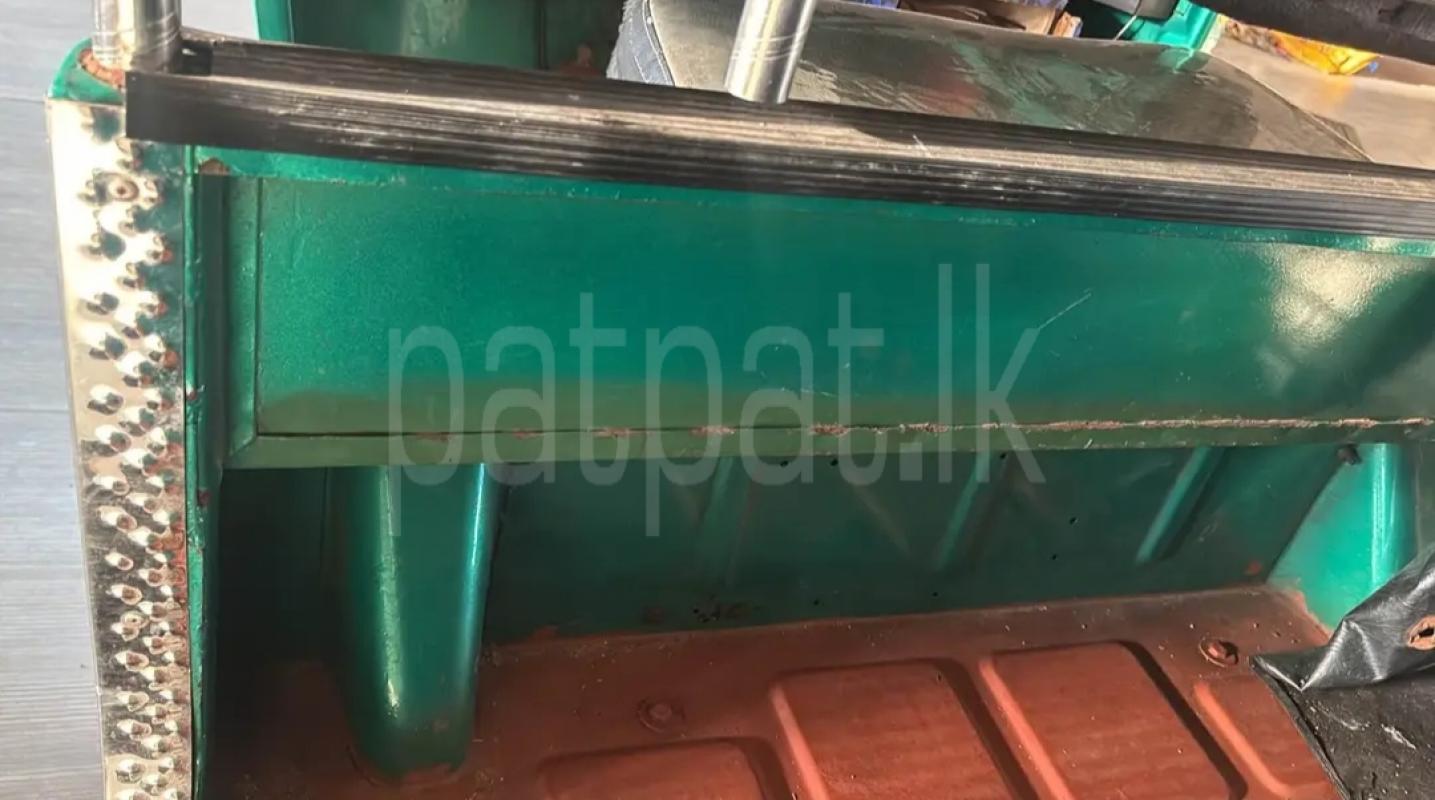 Bajaj 4 stroke 2012 - Used Three wheeler sale in Sri Lanka - patpat.lk