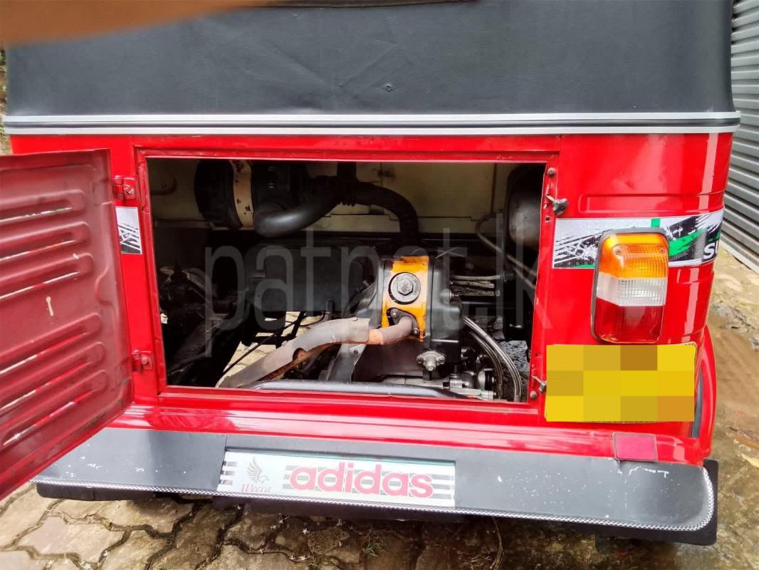 Bajaj 4 stroke 2011 - Used Three wheeler sale in Sri Lanka - patpat.lk