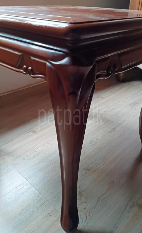 "Waisted" Style ​This table features a classic "Waisted" design (known in Chinese as Shu Yao).