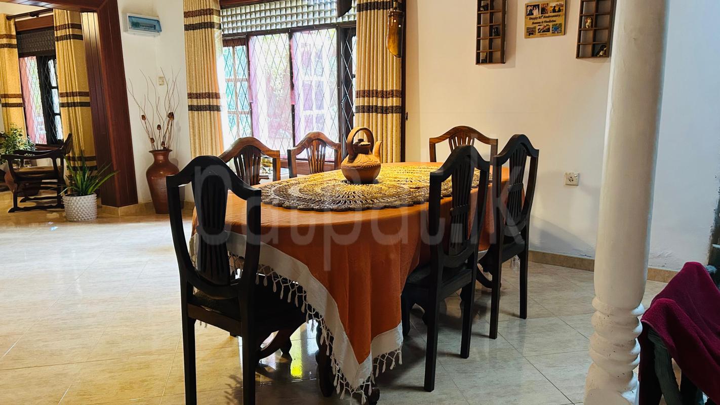 DININIG TABLE ads-image-1