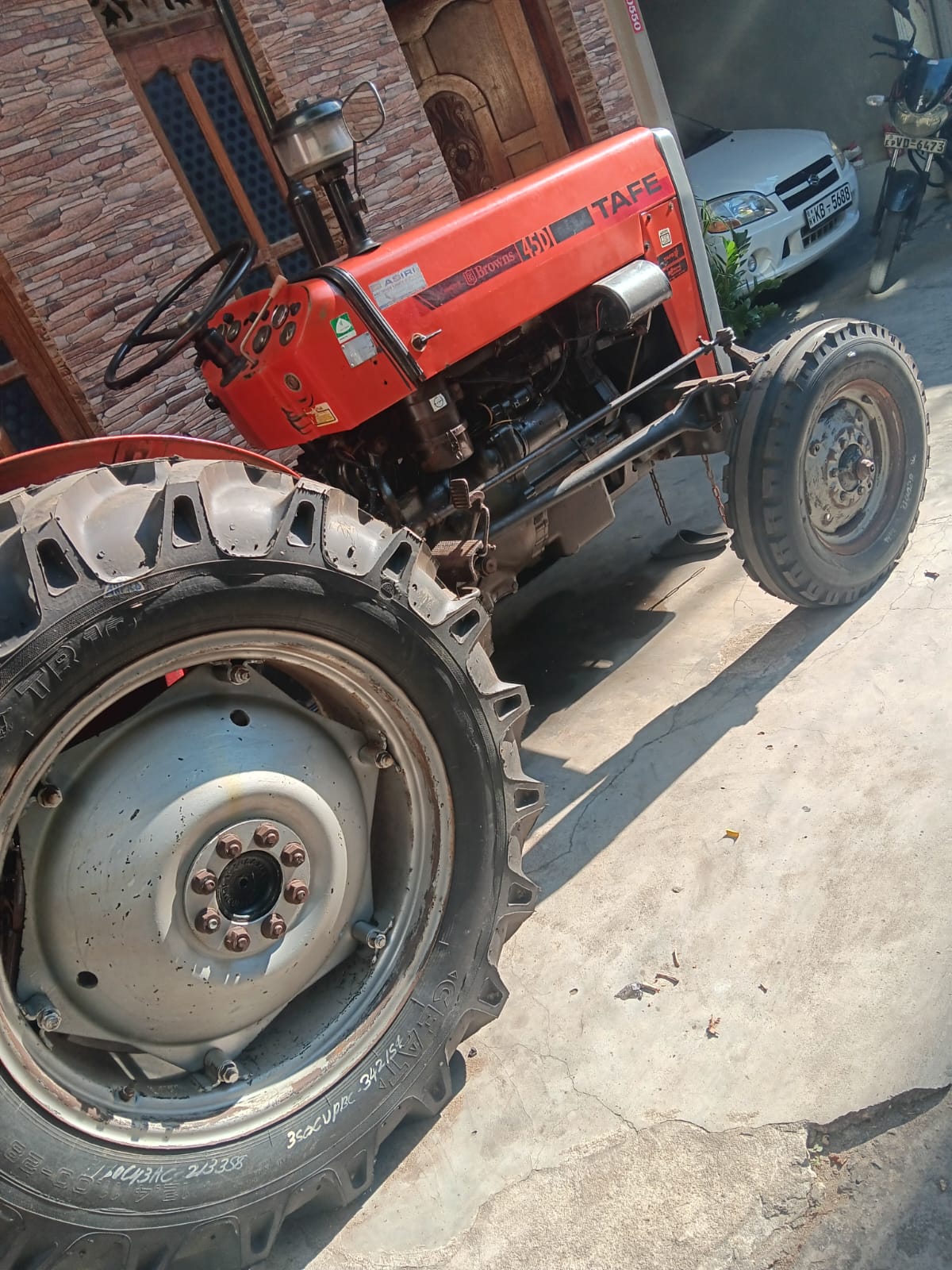 TAFE Tractor 2012 - பயன்படுத்தப்பட்டது நிலம் sale in Sri Lanka - patpat.lk